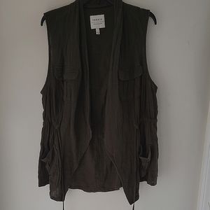 Torrid Drape Front Gauze Vest Womens size 1 Olive Green